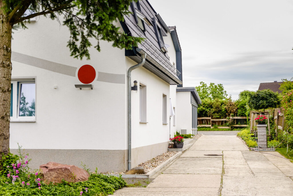 Einfahrtsbereich der Pension in Wildau